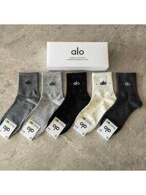 A32- ALO Yoga Women's Micro Dot Neutral Half-Crew Socks 5-Pair Box Set